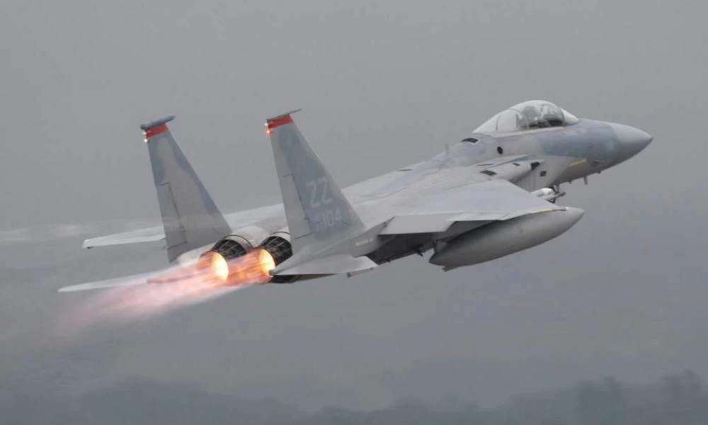 Αμερικανικό αεροπλάνο F-15 παρενόχλησε ιρανικό επιβατικό!